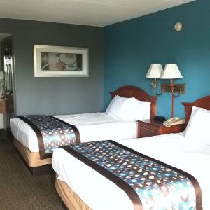 Queen Room with Two Queen Beds - Smoking