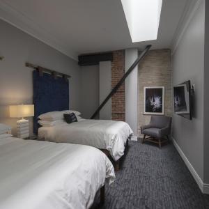 Queen Suite