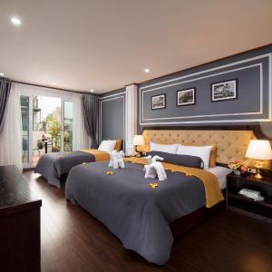 Junior Suite with Balcony