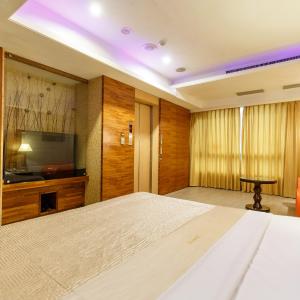 Deluxe Double Room with Bath