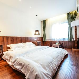 Standard Double Room--Private Bathroom