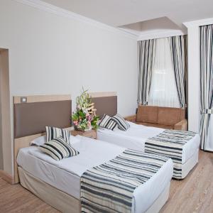 Family Room (4 Adults)