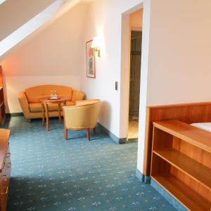 Standard Double Room with Twin Beds