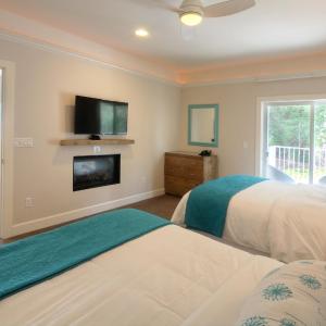 Deluxe Queen Suite