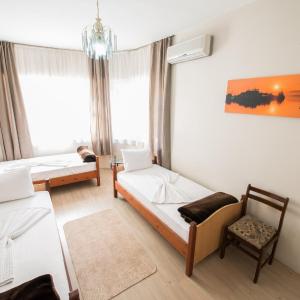 Triple Room with Bathroom and Air-Conditioning