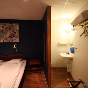 Double or Twin Room with Shared Bathroom