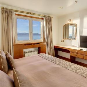Double or Twin Room with Lake View