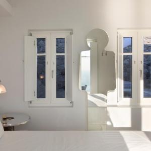 Spa Honeymoon Suite with Outdoor Whirlpool and Caldera View