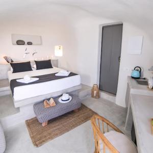 Studio Apartment Thirameni with Sea View