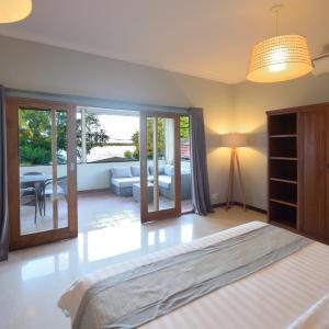 Family Room with Sea View