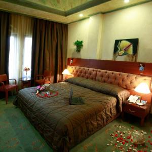 Deluxe Double Side Sea View with Balcony 