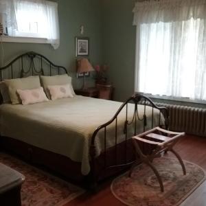 Superior Queen Room with Shower