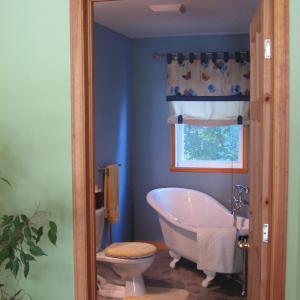 Queen Room with Shared Bathroom