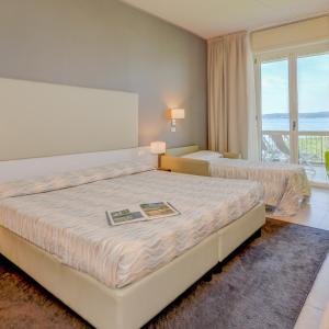 Deluxe Triple Room with Lake View
