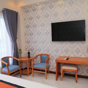 Premium Deluxe Double Room with City View