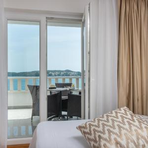 One-Bedroom Apartment with Balcony (2 Adults)