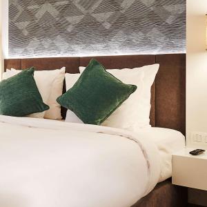 Economy Queen Room
