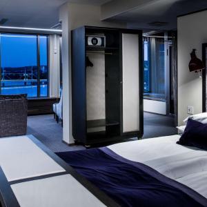 King Suite with View