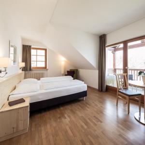 Double or Twin Room with Balcony