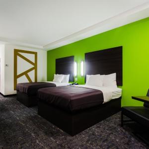 Queen Room - Disability Access