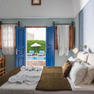 Family Apartment with Pool View 
