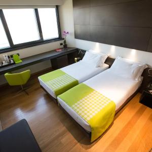Standard Twin Room - Non-Smoking