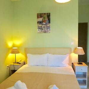 Standard Double Room with Garden View
