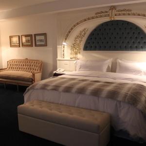 Executive Deluxe Suite