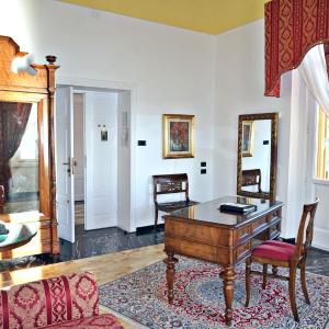 Suite with Sea View and Balcony
