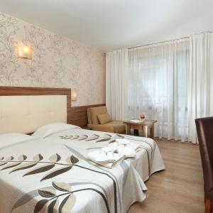 Double or Twin Room (2 Adults + 1 Child)