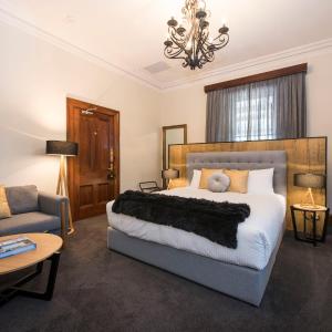 King Room with Balcony - Suite 2