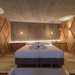 King Room with Spa Bath
