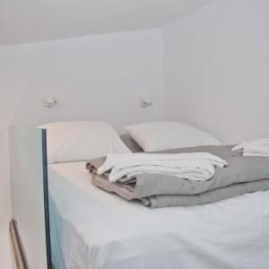 Studio - Split Level Sea View