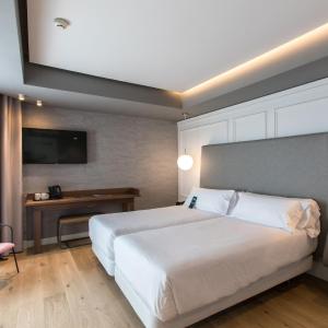 Standard Double or Twin Room with Sea View