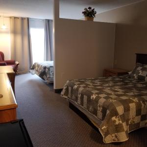 Deluxe Room with Two Queen Beds - Non-smoking
