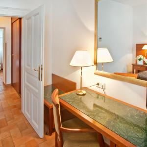 One-Bedroom Apartment (4 Adults)