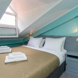 Attic Classic Double Room with Private Bathroom