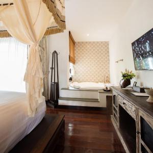 Junior Suite King Room
