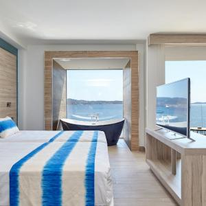 Suite with Sea View and Hot Tub