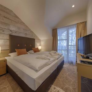 Two-Bedroom Apartment Land Side
