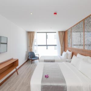 Triple Room with City View