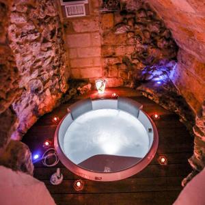 King Suite with Spa Bath
