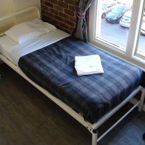 Single Room with Shared Bathroom