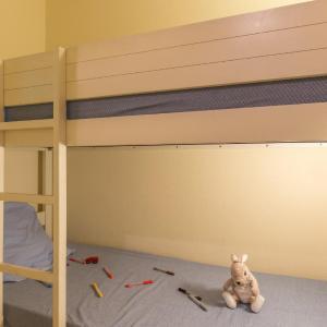 One-Bedroom Apartment with Sleeping Alcove (6 People)