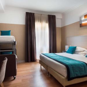Family King Room with Bunk Beds