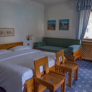 Double or Twin Room with Lake View