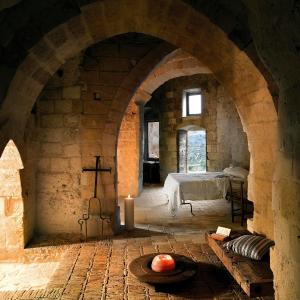 Suite - Cave