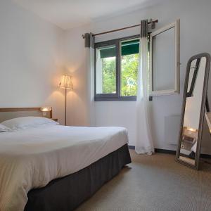 Double Room with Street View