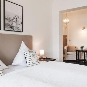 Double Room with Balcony and Lake View