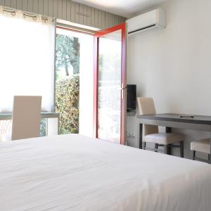 Studio with Balcony